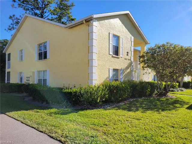 $234,900 | 2618 Kings Lake Boulevard, Unit 2202, Naples, FL 34112