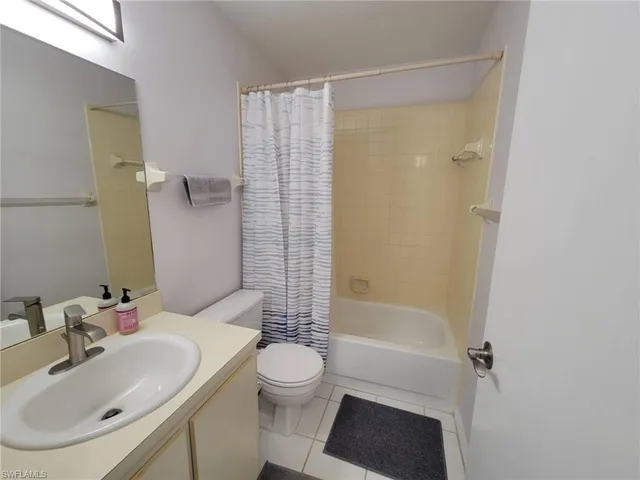 $234,900 | 2618 Kings Lake Boulevard, Unit 2202, Naples, FL 34112