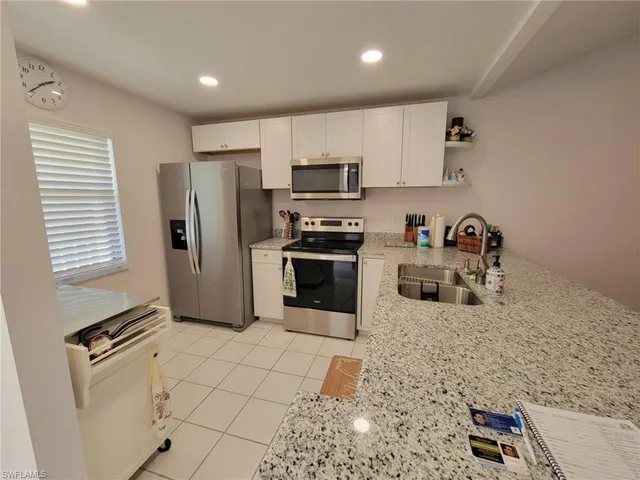 $234,900 | 2618 Kings Lake Boulevard, Unit 2202, Naples, FL 34112
