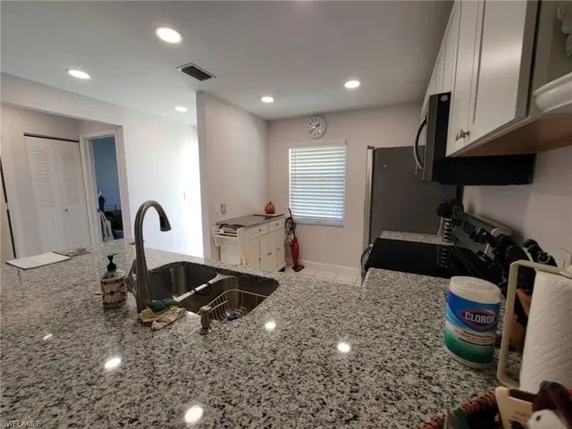 $234,900 | 2618 Kings Lake Boulevard, Unit 2202, Naples, FL 34112