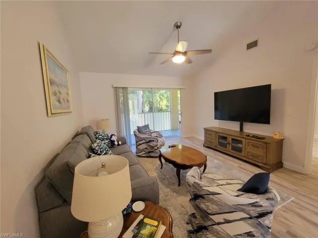 $234,900 | 2618 Kings Lake Boulevard, Unit 2202, Naples, FL 34112