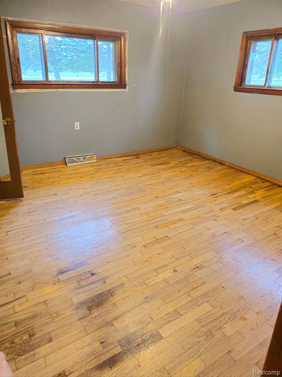 11040 Potter Road Flushing, MI 48433 - Photo 8 of 19