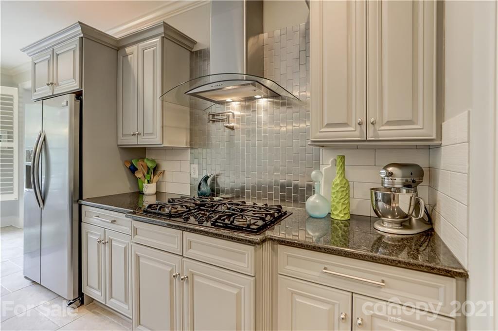 5308 Masons Ferry Road Lake Wylie, SC 29710 - Photo 12 of 48 Gallery Image 12
