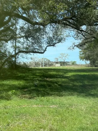 $2,190,898 | 3817 Fm 154, Muldoon, TX 78949