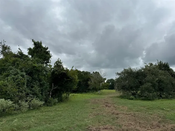 $2,190,898 | 3817 Fm 154, Muldoon, TX 78949