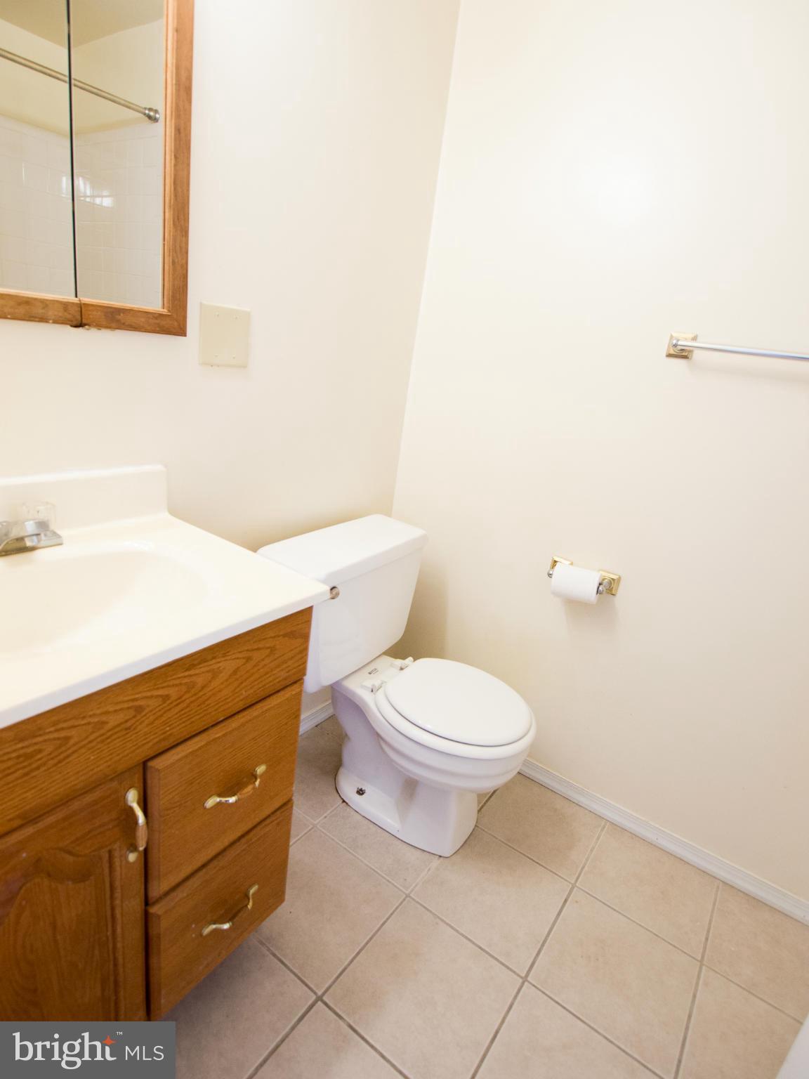 19525 Gunners Branch Road, Unit J Germantown, MD 20876 - Photo 13 of 14 Hall Bath