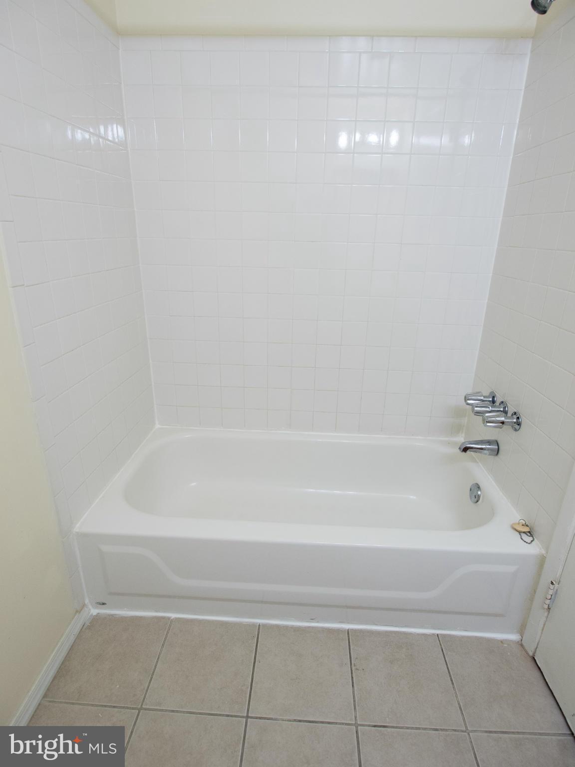 19525 Gunners Branch Road, Unit J Germantown, MD 20876 - Photo 14 of 14 Hall Bath