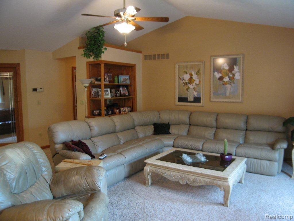 4089 Davison Road Lapeer, MI 48446 - Photo 5 of 17 IMG_6142