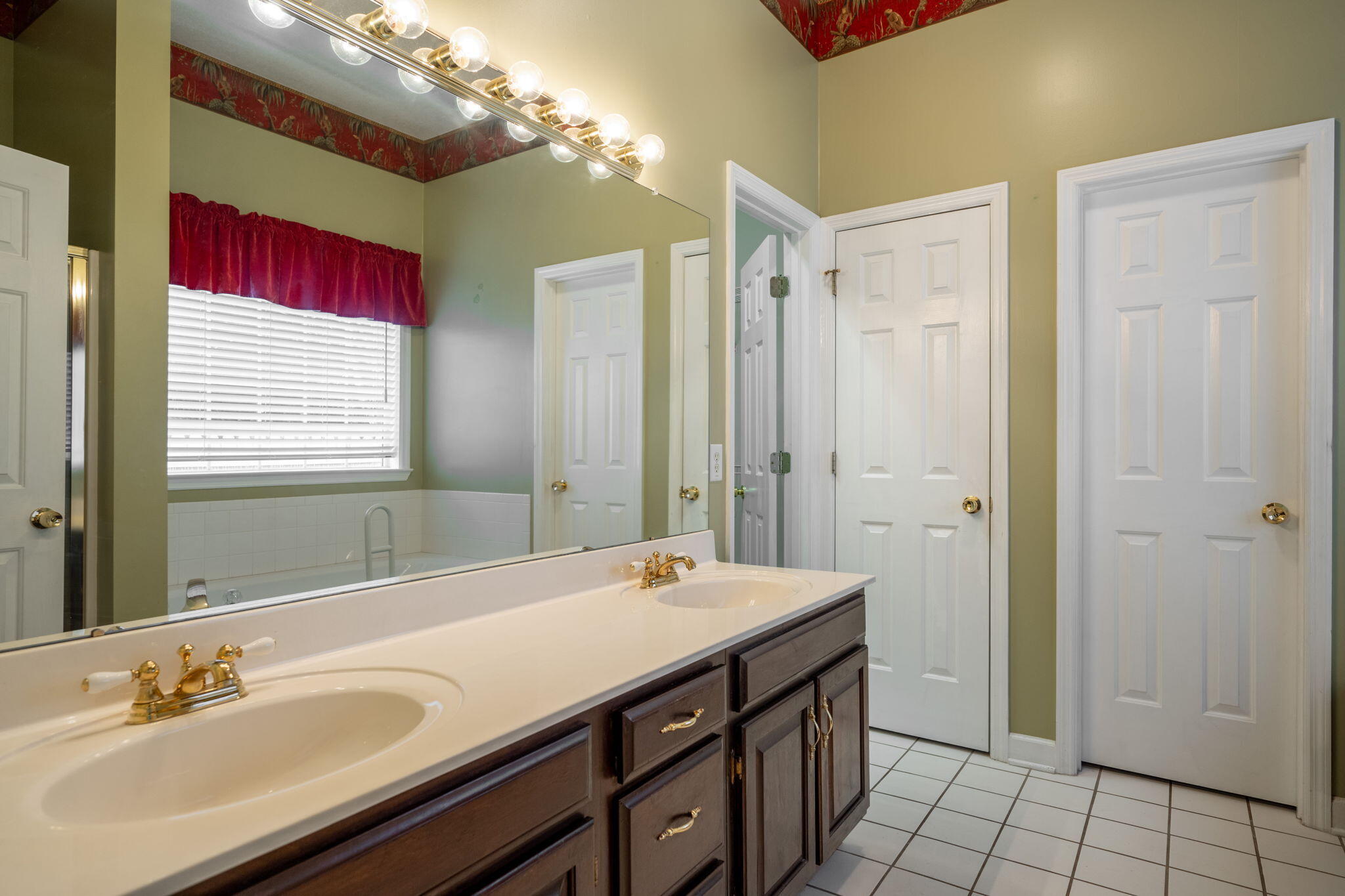 6823 Chiswick Drive Chattanooga, TN 37421 - Photo 16 of 40 4-web-or-mls-DSC_2306