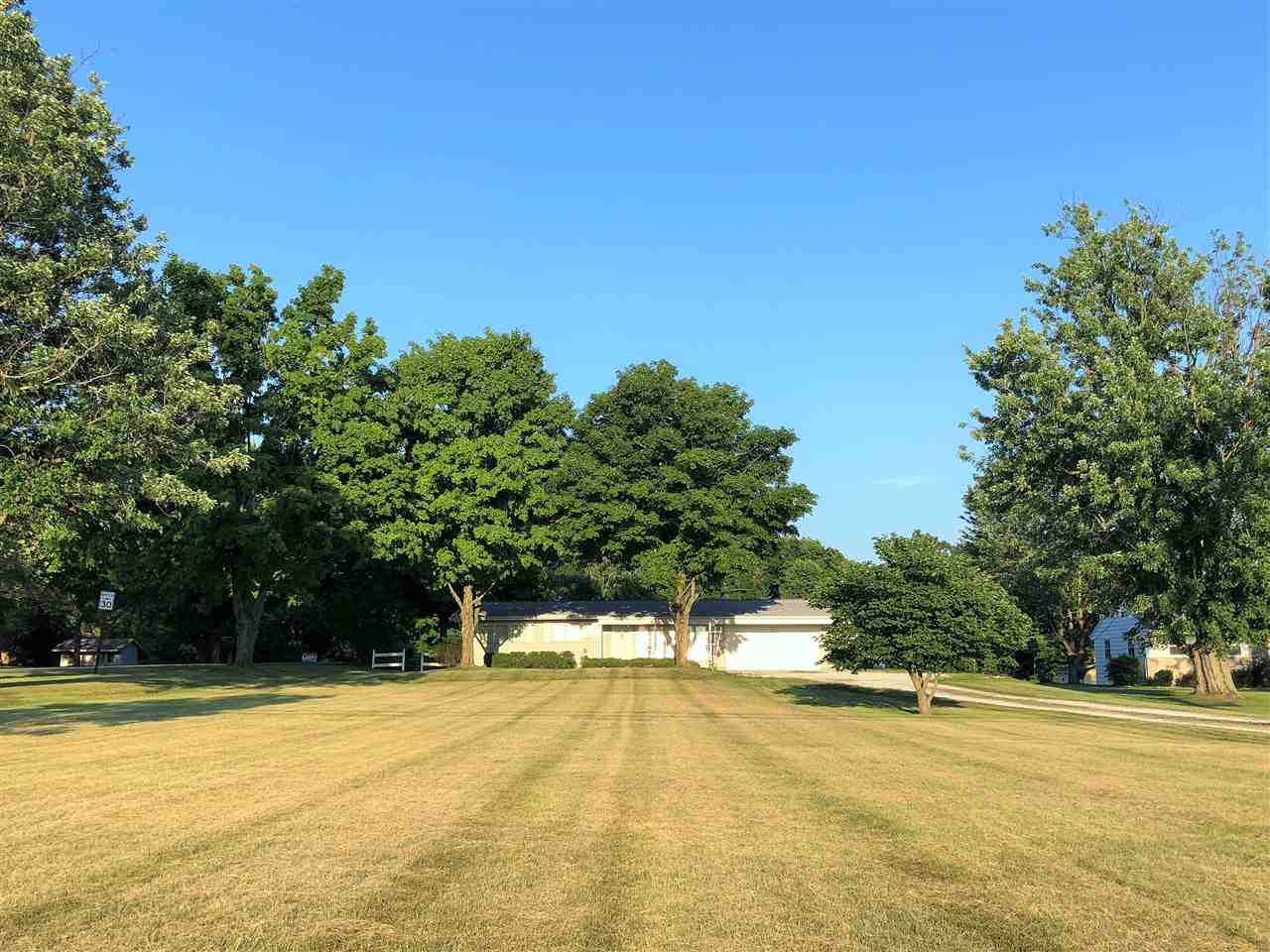 3810 North Huntington Road Marion, IN 46952 - Photo 3 of 29 Gallery Image 3