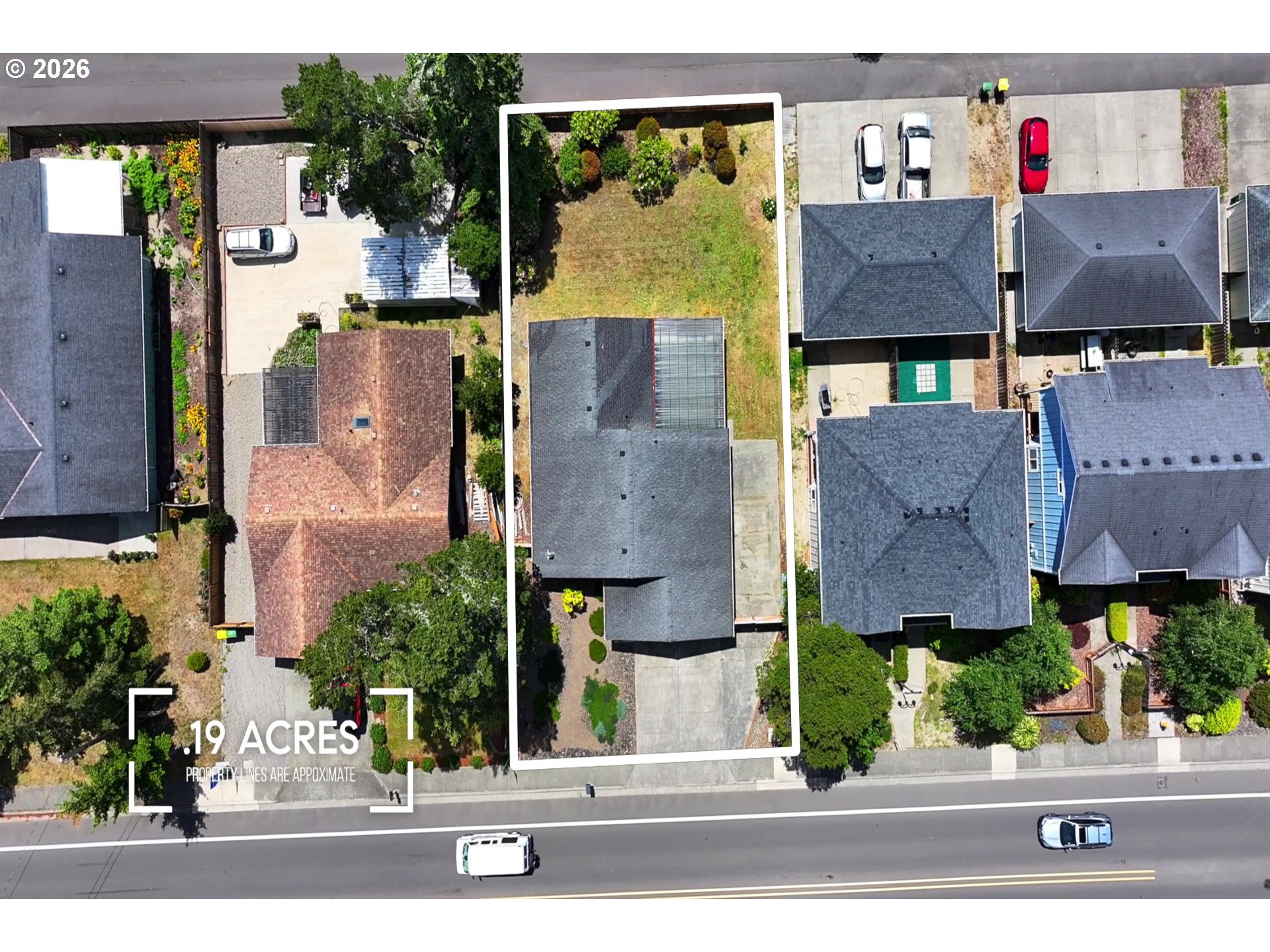 1142 9th Street Florence, OR 97439 - Photo 39 of 41 an aerial view of multiple house