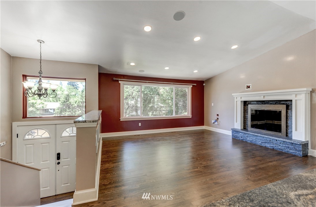 2511 Valley Cir Drive Bothell, WA 98012 - Photo 4 of 37 Gallery Image 4