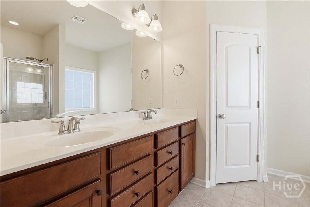 45 Belle Gate Court Pooler, GA 31322 - Photo 21 of 34 Primary Bath
