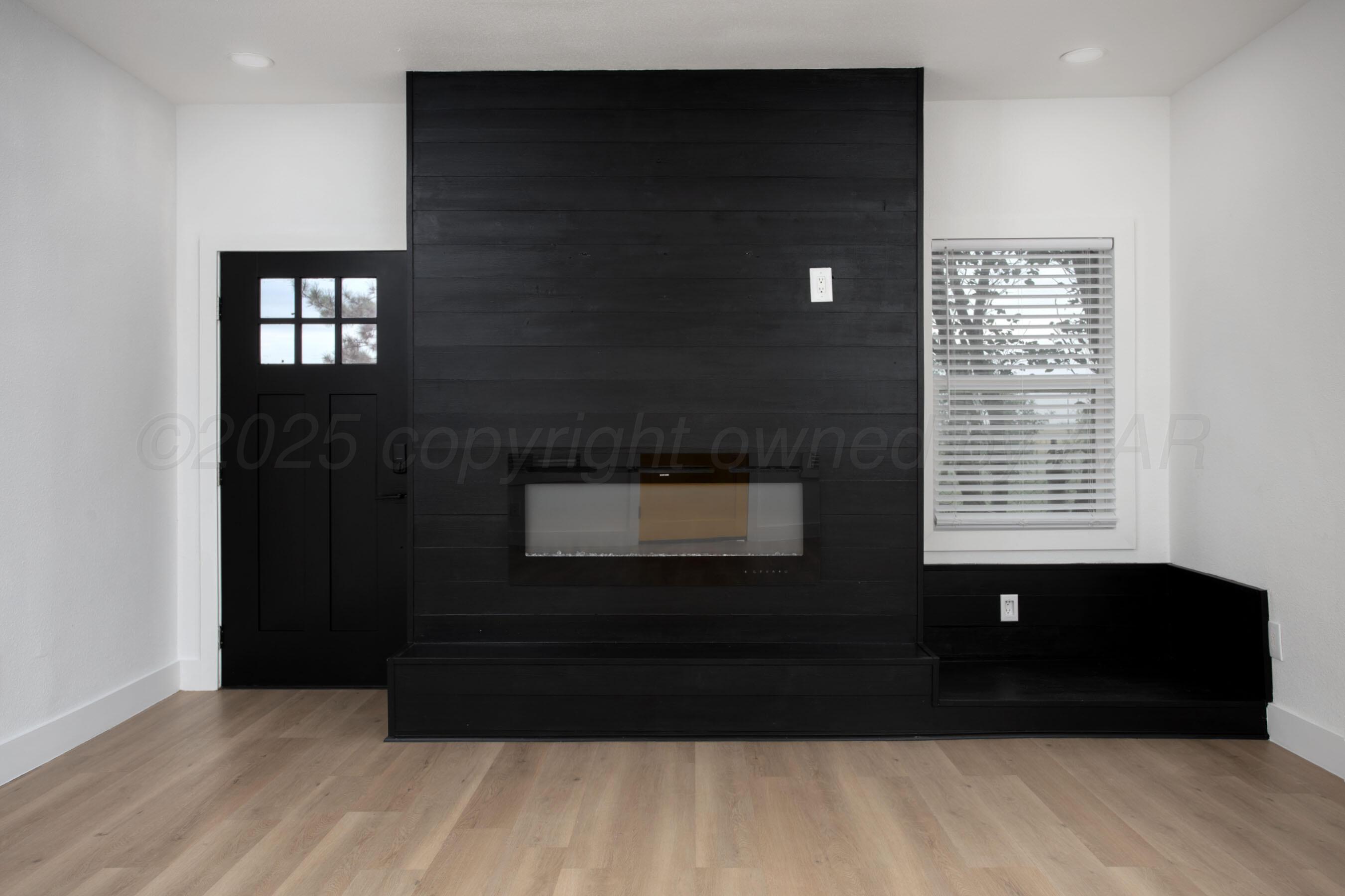 11300 Bertrand Road Amarillo, TX 79108 - Photo 12 of 52 LIVING ROOM