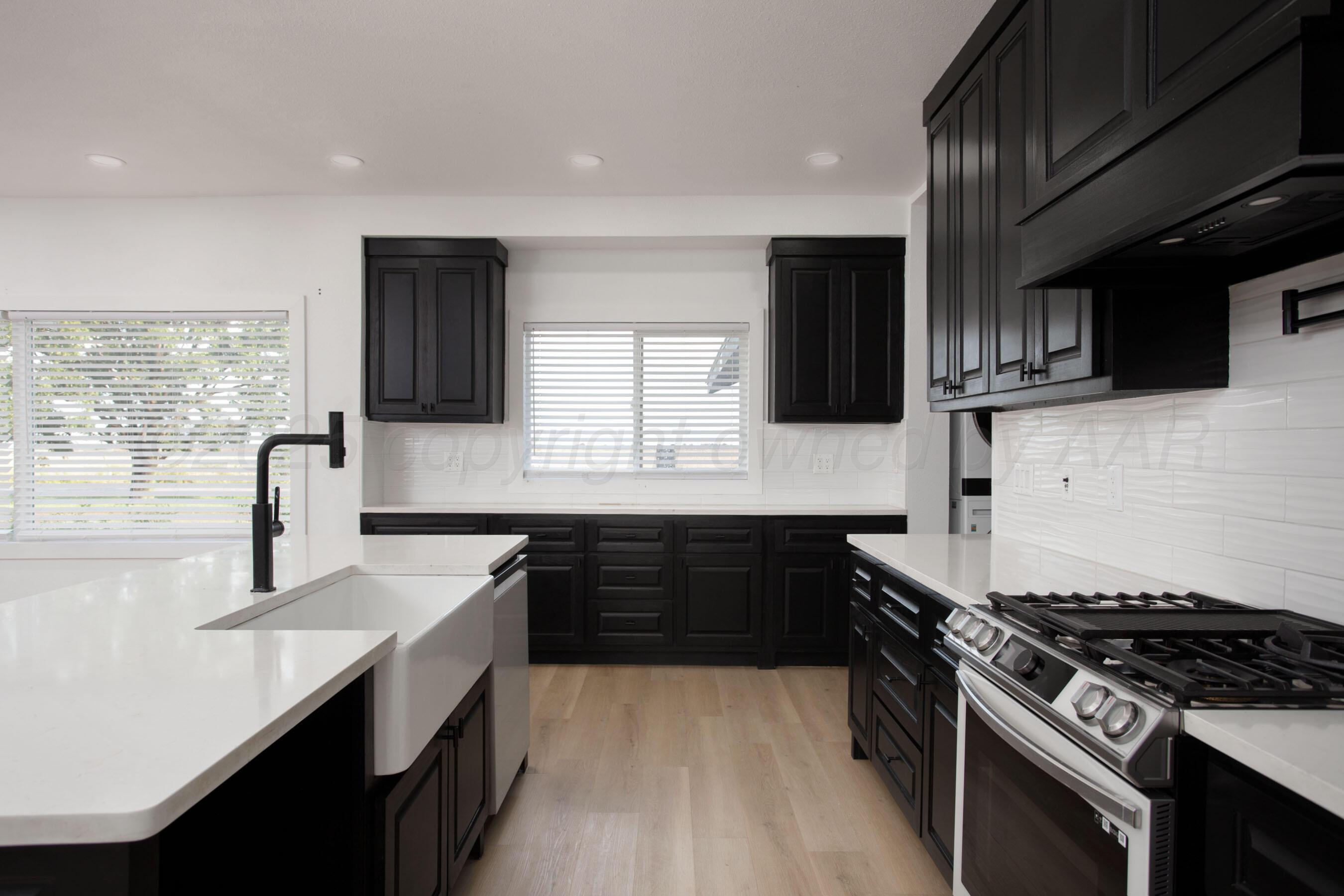11300 Bertrand Road Amarillo, TX 79108 - Photo 20 of 52 KITCHEN