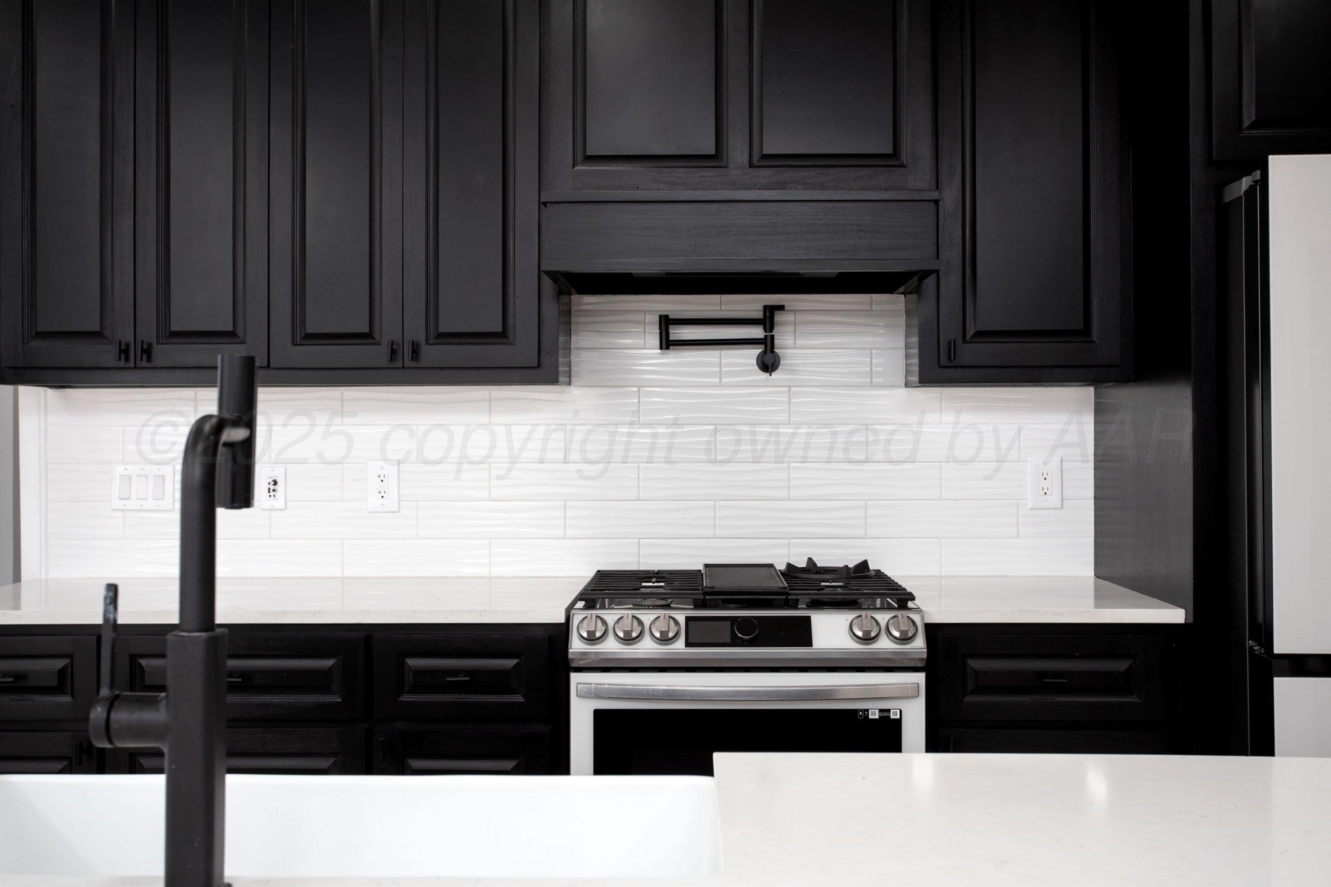 11300 Bertrand Road Amarillo, TX 79108 - Photo 22 of 52 KITCHEN