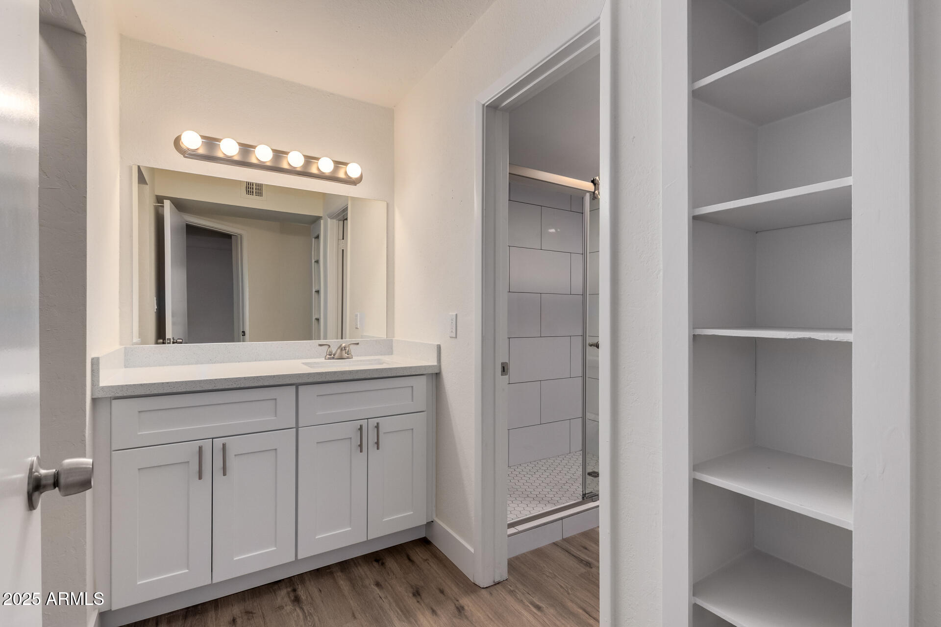 3825 East Camelback Road, Unit 234 Phoenix, AZ 85018 - Photo 12 of 42 Primary Bathroom