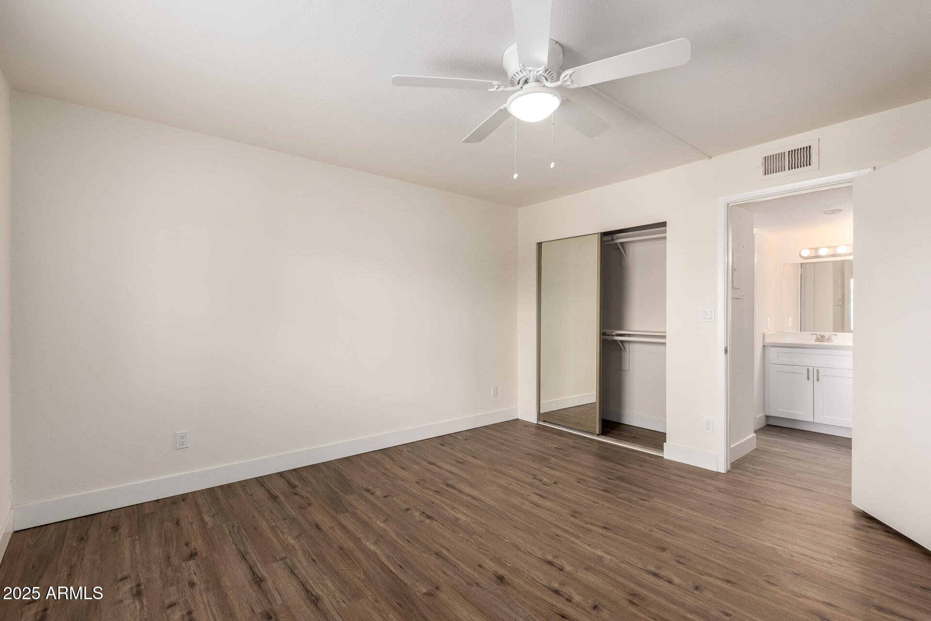 3825 East Camelback Road, Unit 234 Phoenix, AZ 85018 - Photo 21 of 42 Primary Bedroom #2