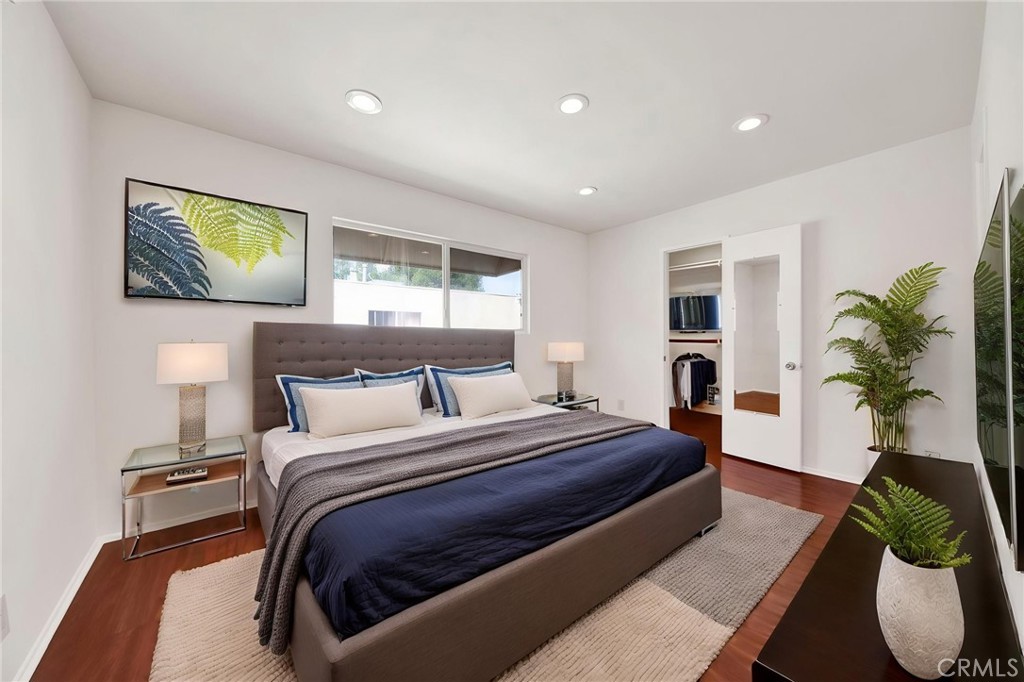9745 Vía Roma Burbank, CA 91504 - Photo 15 of 25 Digital Staging