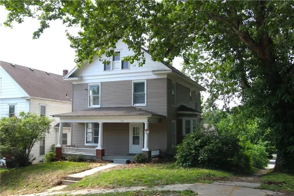 $185,000 | 702 McDonald Street, St. Joseph, MO 64505