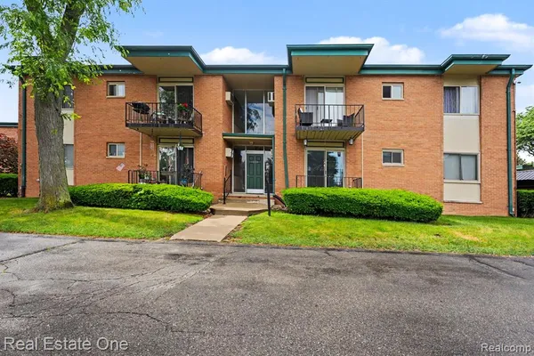 $178,000 | 1968 Axtell Drive, Unit 3, Troy, MI 48084