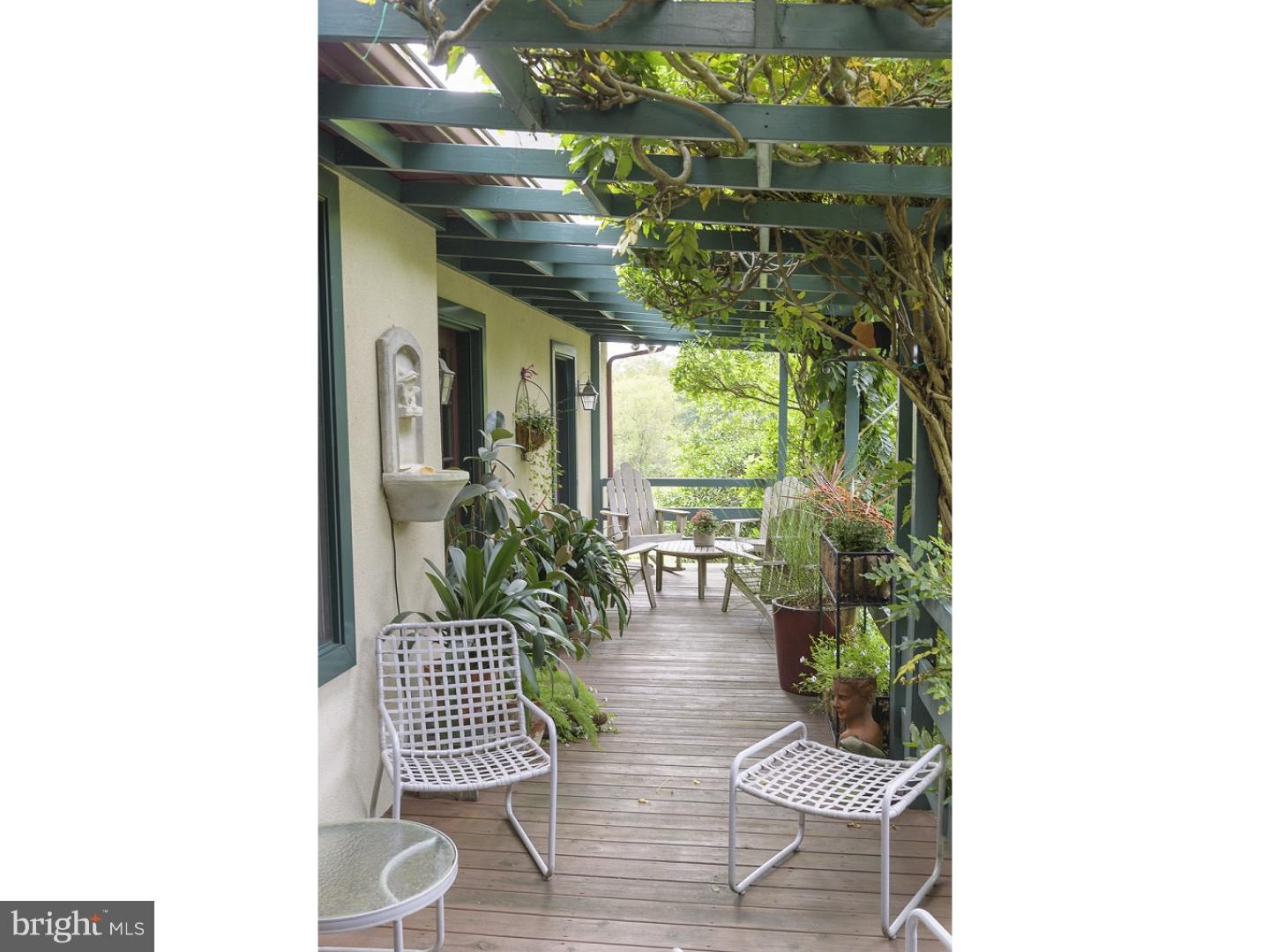 10 Hillendale Road Chadds Ford, PA 19317 - Photo 3 of 25 Porch