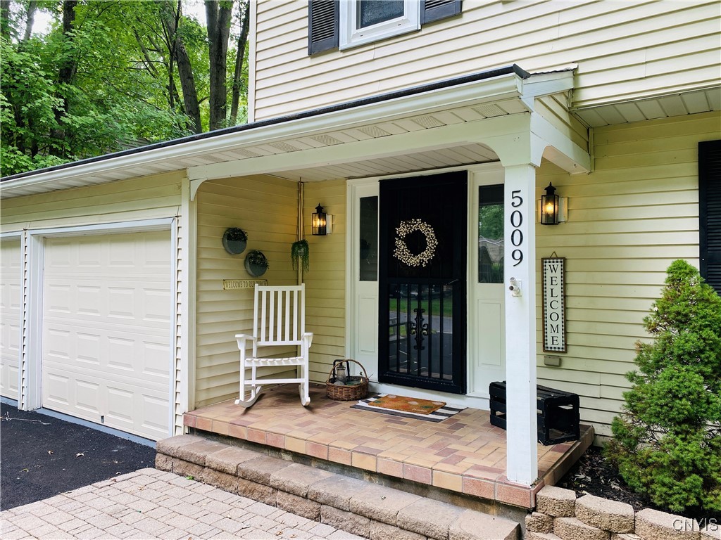 5009 Falling Leaf Trail Clay, NY 13212 - Photo 4 of 46