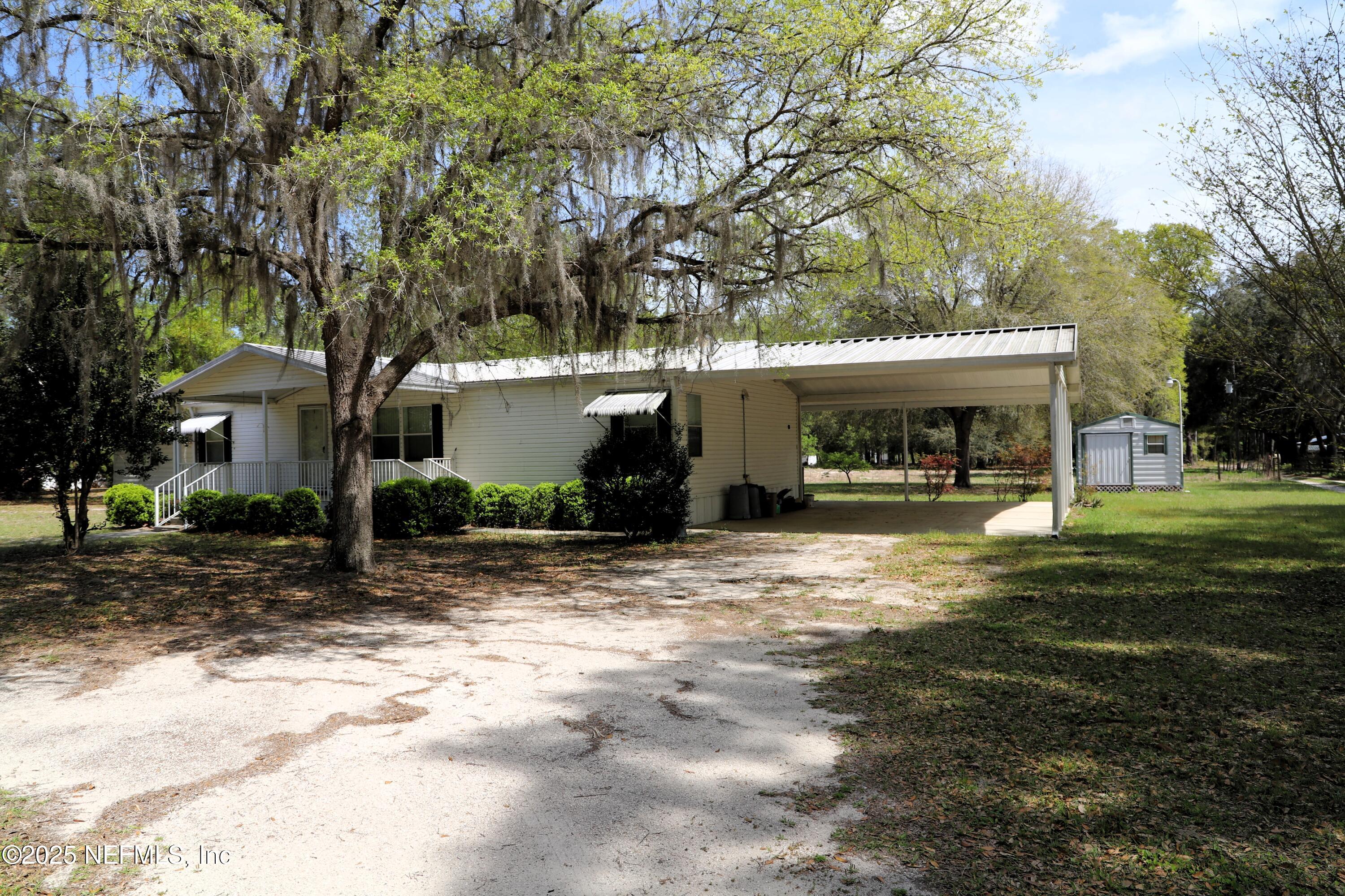 162 Tanner Road Florahome, FL 32140 - Photo 5 of 28 IMG_3705