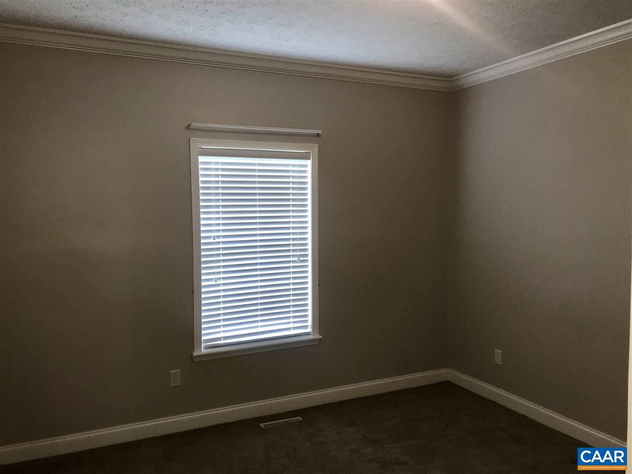 294 Chopping Road Mineral, VA 23117 - Photo 15 of 32 a small space with a window