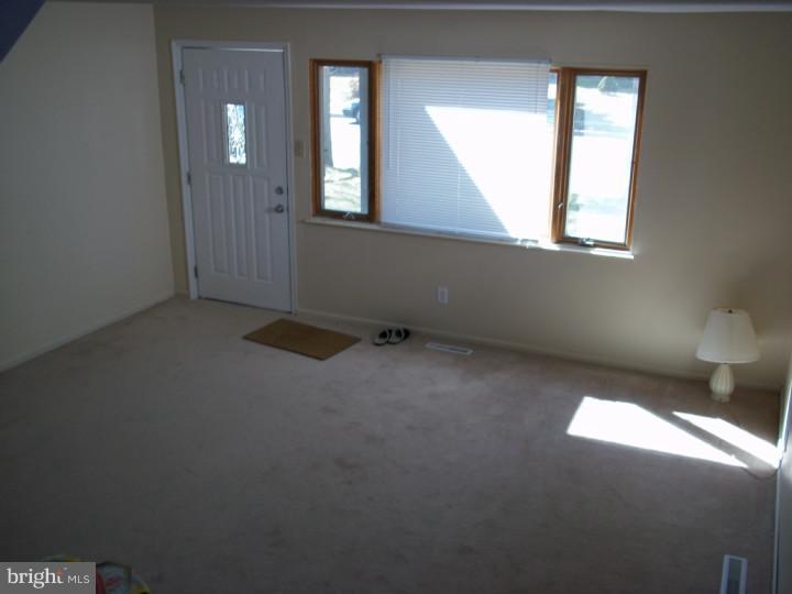 855 Andover Road Lansdale, PA 19446 - Photo 3 of 20 Living Room