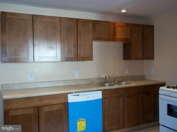 855 Andover Road Lansdale, PA 19446 - Photo 5 of 20 Kitchen
