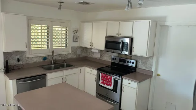 $2,250 | 18170 North 89th Lane, Peoria, AZ 85382