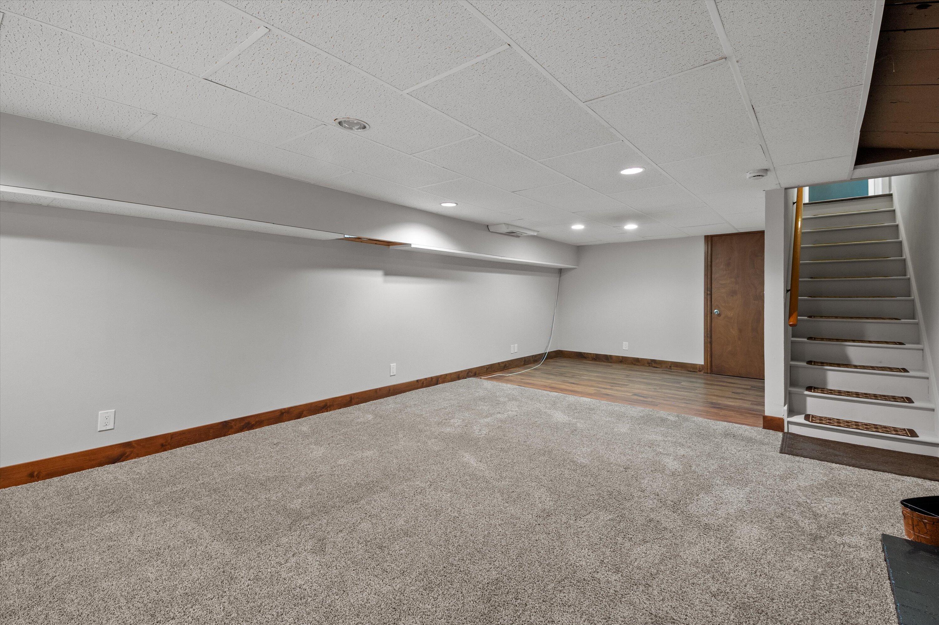 928 Mill Road Delafield, WI 53018 - Photo 38 of 43 38-DSC4090