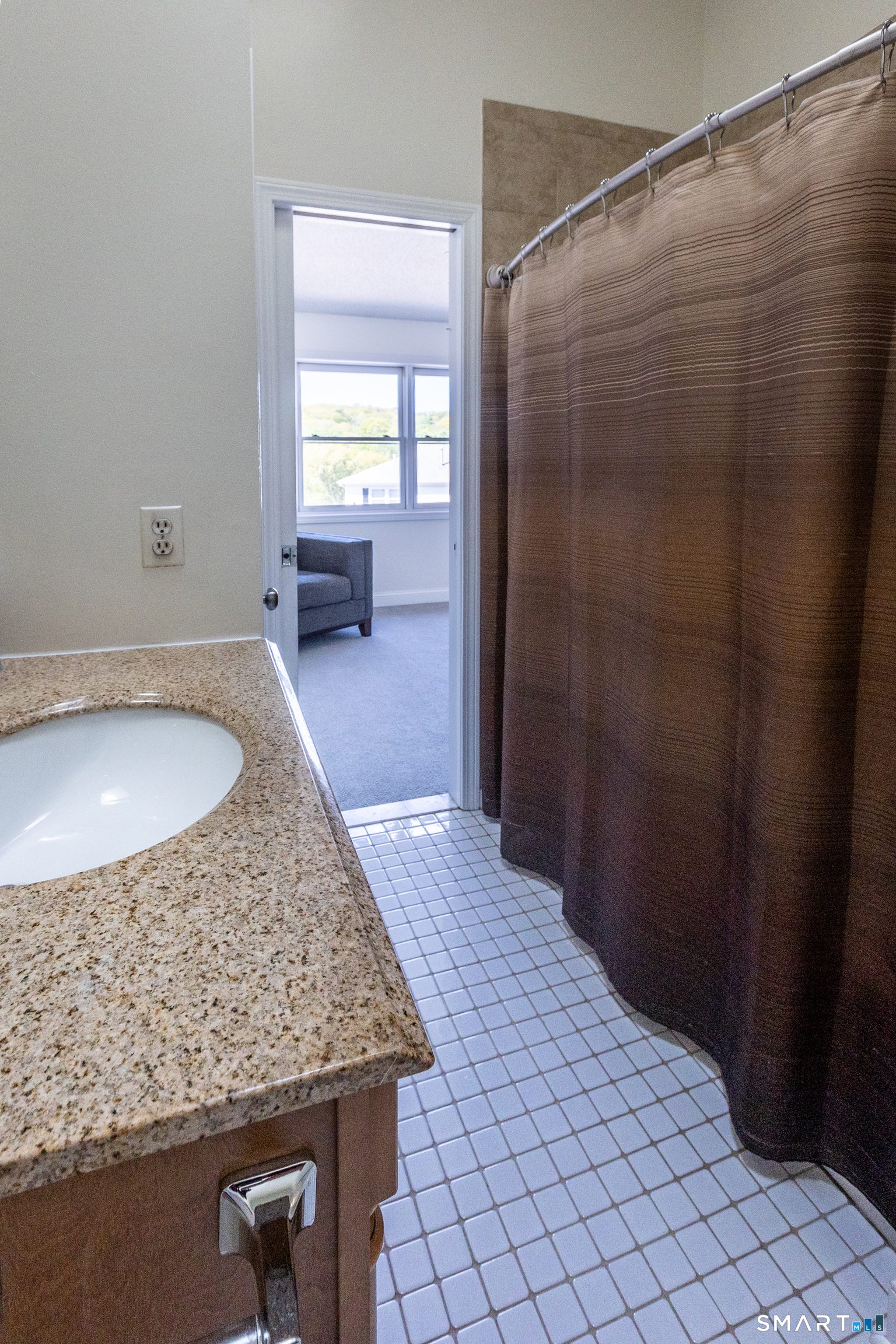75 Commodore Cmns, Unit 75 Derby, CT 06418 - Photo 27 of 39