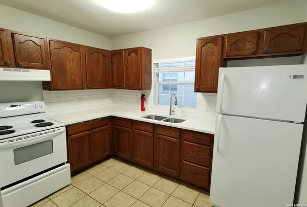 $1,200 | 137 East Norwood Court, Unit 7, San Antonio, TX 78212