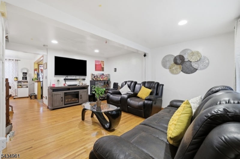 142 Pearl Street Paterson, NJ 07501 - Photo 5 of 20