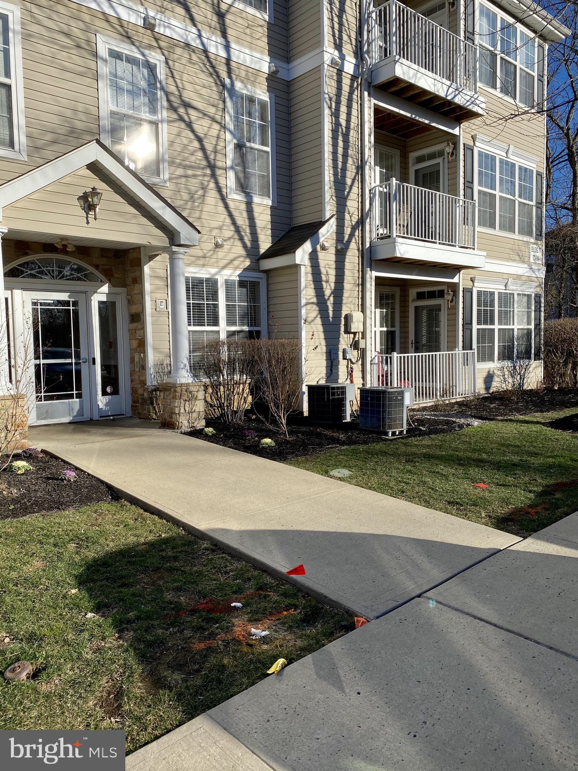 74 Kyle Way Ewing, NJ 08628 - Photo 1 of 13 Front/entrance view