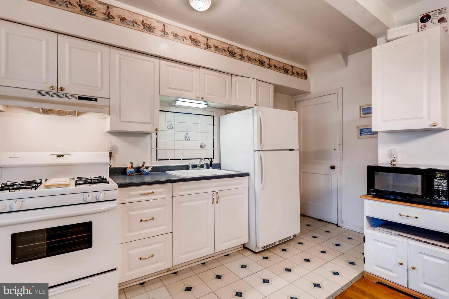 8366 Hillendale Road Baltimore, MD 21234 - Photo 8 of 22 Kitchen
