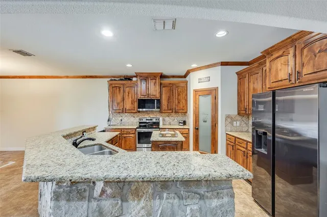 $579,000 | 407 Miramar Circle, Weatherford, TX 76085