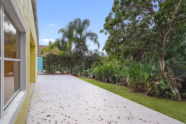 $2,750 | 295 Fareham Drive, Venice, FL 34293