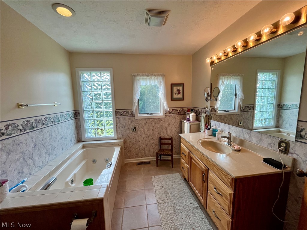 1368 Andora Road Northeast Carrollton, OH 44615 - Photo 12 of 47 Gallery Image 12