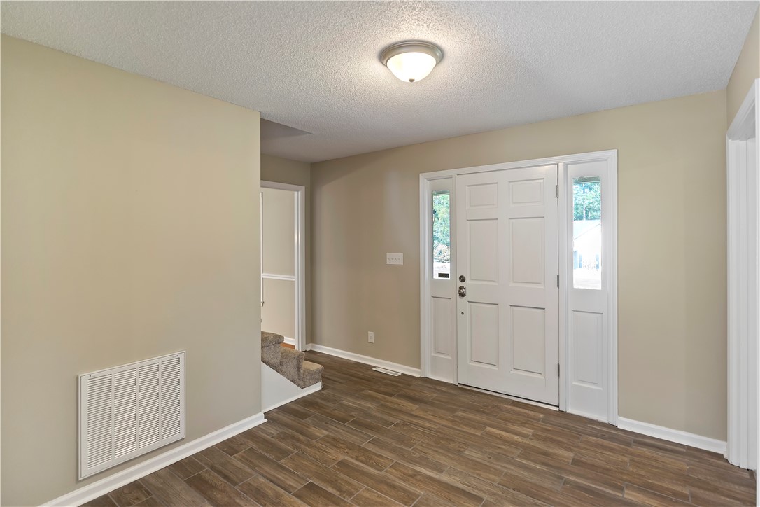102 Roxbury Court Anderson, SC 29625 - Photo 8 of 46 Gallery Image 8