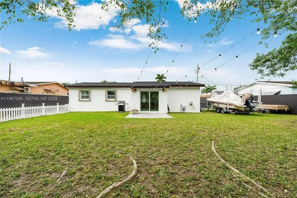 $3,950 | 1401 Southwest 94th Avenue, Miami, FL 33174