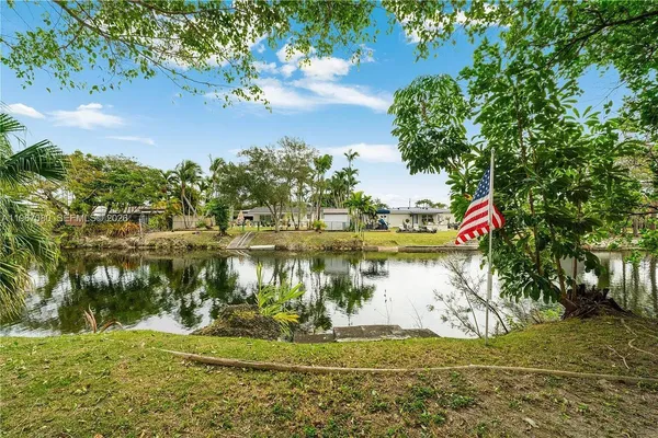 $3,950 | 1401 Southwest 94th Avenue, Miami, FL 33174