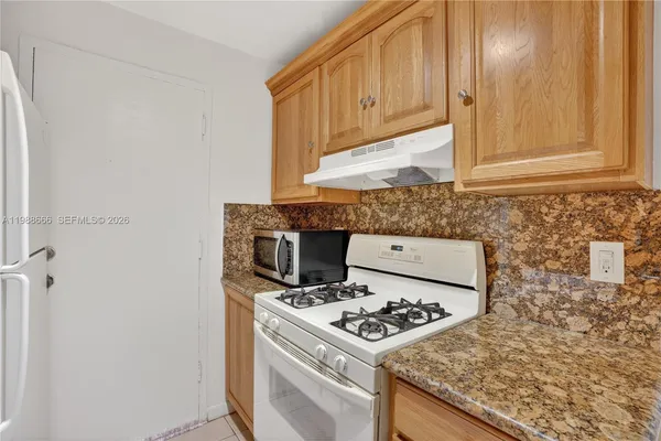 $279,000 | 6904 North Kendall Drive, Unit F104, Pinecrest, FL 33156