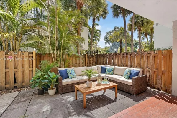 $279,000 | 6904 North Kendall Drive, Unit F104, Pinecrest, FL 33156