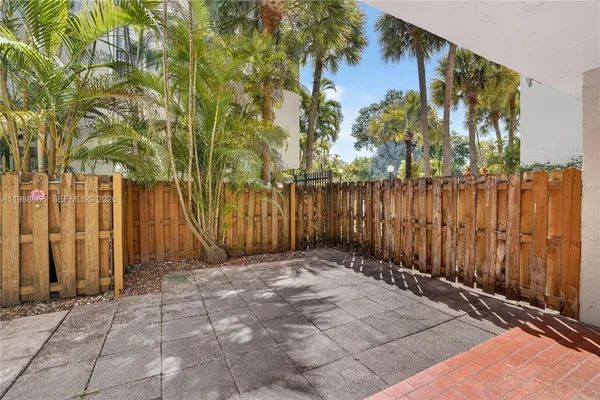$279,000 | 6904 North Kendall Drive, Unit F104, Pinecrest, FL 33156