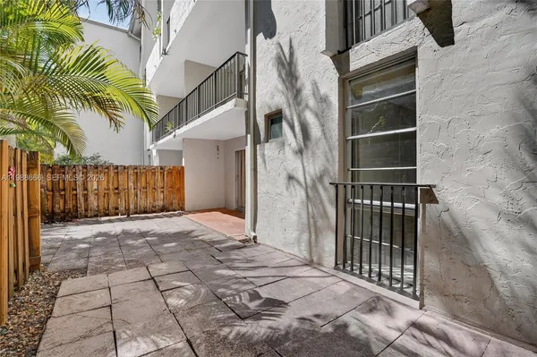 $279,000 | 6904 North Kendall Drive, Unit F104, Pinecrest, FL 33156