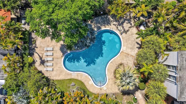 $279,000 | 6904 North Kendall Drive, Unit F104, Pinecrest, FL 33156