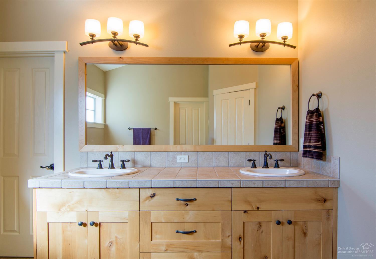 2521 Northwest Awbrey Road Bend, OR 97703 - Photo 10 of 23 Additional Photo